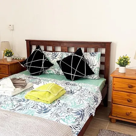 Cozy Escape In Peyia, Sea Caves Apartment *