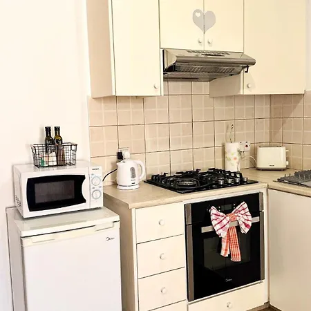 Cozy Escape In Peyia, Sea Caves Apartment *