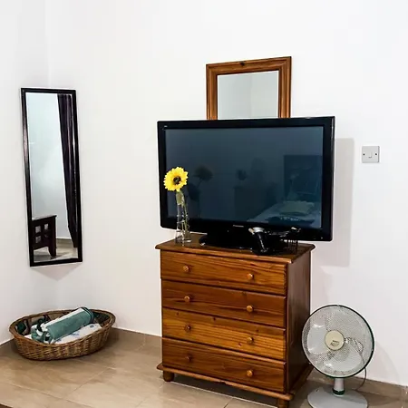 Cozy Escape In Peyia, Sea Caves Apartment
