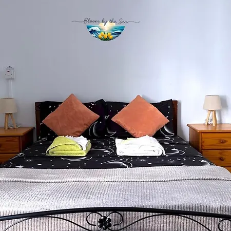 Cozy Escape In Peyia, Sea Caves Apartment